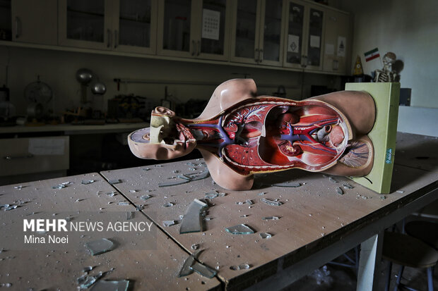 آثار تجاوزات آمریکایی - صهیونی در مدرسه مکتب الحسین میثاق تبریز