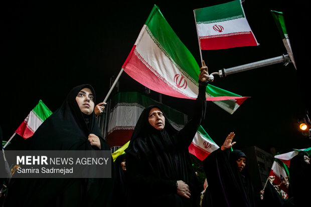 اجتماع حمایت از رزمندگان در مقابله با دشمن آمریکایی - صهیونی