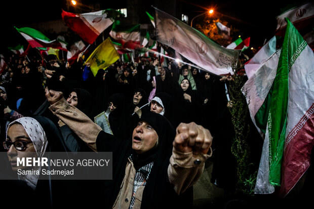 اجتماع حمایت از رزمندگان در مقابله با دشمن آمریکایی - صهیونی