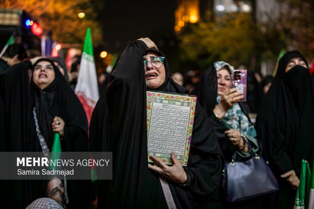 اجتماع حمایت از رزمندگان در مقابله با دشمن آمریکایی - صهیونی