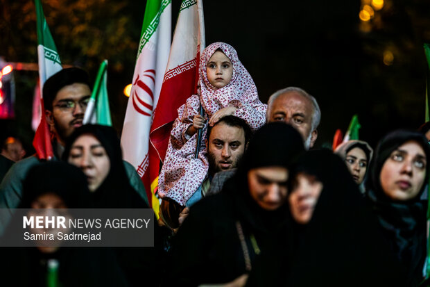 اجتماع حمایت از رزمندگان در مقابله با دشمن آمریکایی - صهیونی