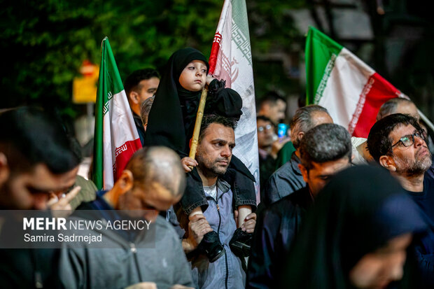 اجتماع حمایت از رزمندگان در مقابله با دشمن آمریکایی - صهیونی