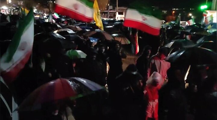 سیل حضور مردم شهرکرد زیر بارش شدید باران در چالشتر