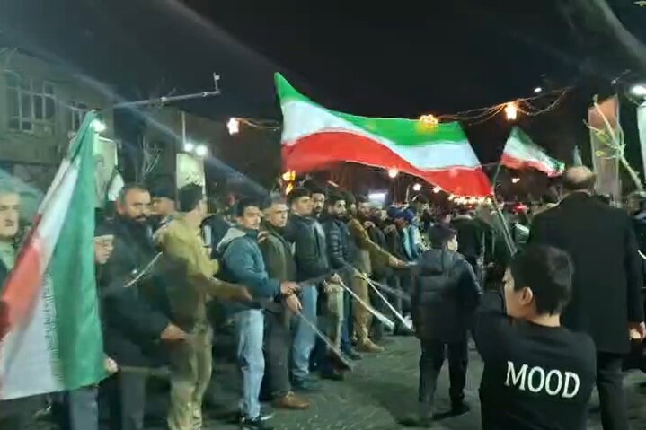 هیئتهای حسینی تبریز همچنان به حمایت از انقلاب ادامه میدهند – خبرگزاری مهر | اخبار ایران و جهان هیئتهای حسینی تبریز همچنان به حمایت از انقلاب ادامه میدهند – خبرگزاری مهر | اخبار ایران و جهان