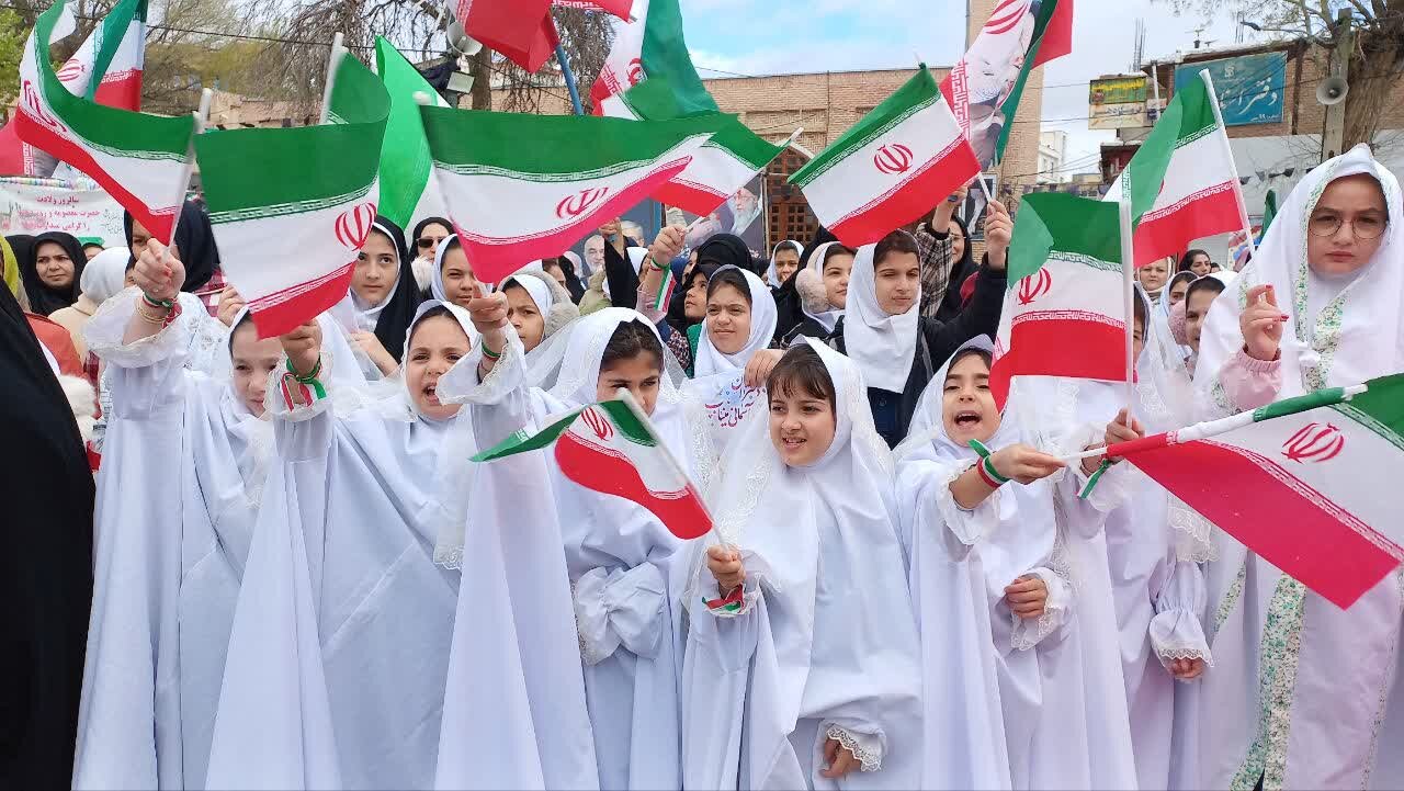 برگزاری همایش بزرگ دختران ایراندخت در شهرستان نمین برگزاری همایش بزرگ دختران ایراندخت در شهرستان نمین