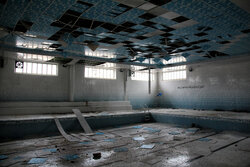 آثار حمله آمریکایی-صهیونیستی در استخر نوساز «بهار» کرمانشاه