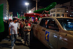 حضور عروس و داماد آستانه‌ای در پنجاه و سومین اجتماع شبانه