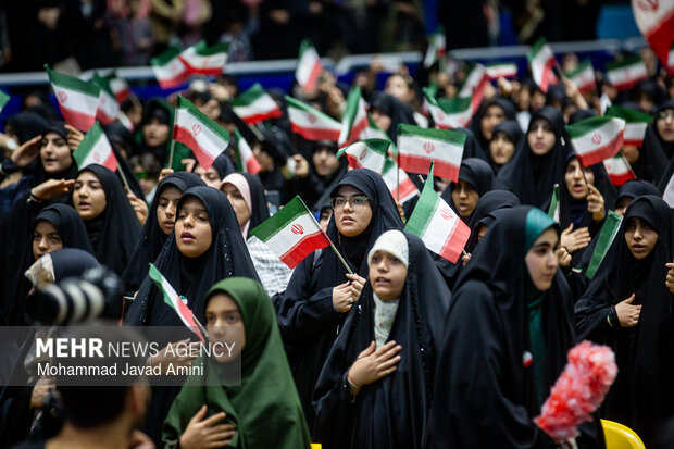 اجتماع دخترونه ترین رزم در قزوین