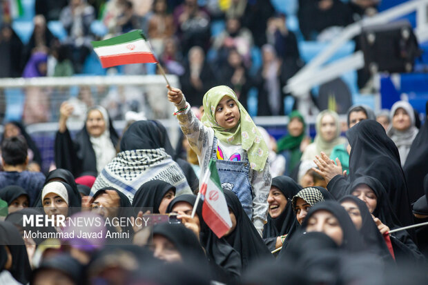 اجتماع دخترونه ترین رزم در قزوین