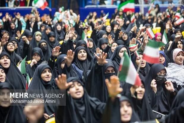 اجتماع دخترونه ترین رزم در قزوین