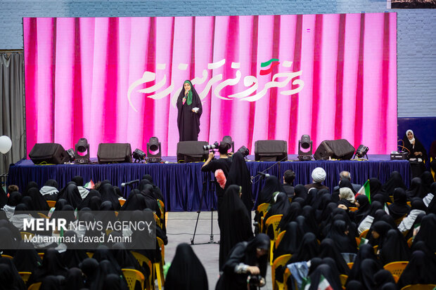 اجتماع دخترونه ترین رزم در قزوین