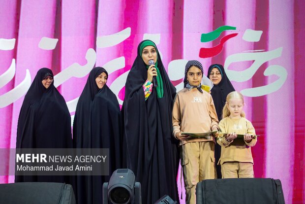 اجتماع دخترونه ترین رزم در قزوین