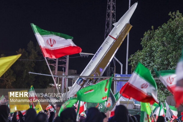 اجتماع شبانه مردم بوشهر