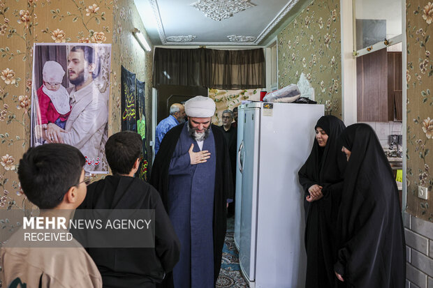 اول خانواده شهدا، دیدار با خانواده شهید احسان جنگروی