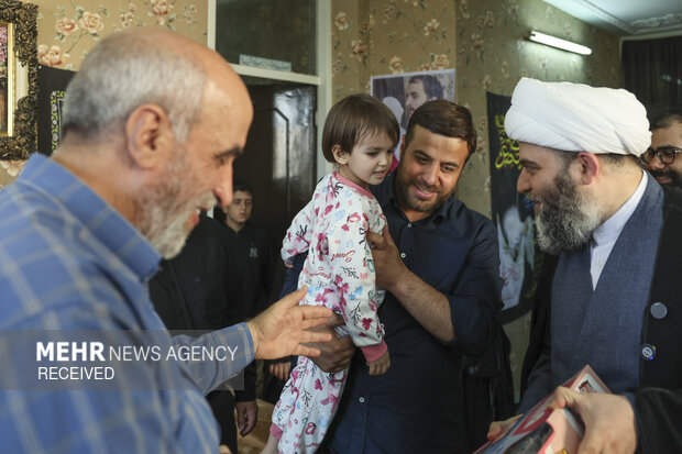 اول خانواده شهدا، دیدار با خانواده شهید احسان جنگروی