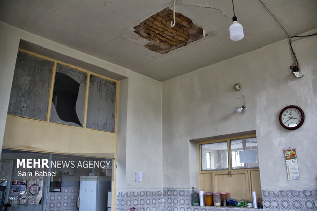 آثار حمله آمریکایی-صهیونیستی به خوابگاه هنرستان روانسر