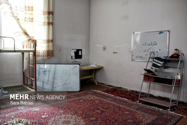 آثار حمله آمریکایی-صهیونیستی به خوابگاه هنرستان روانسر