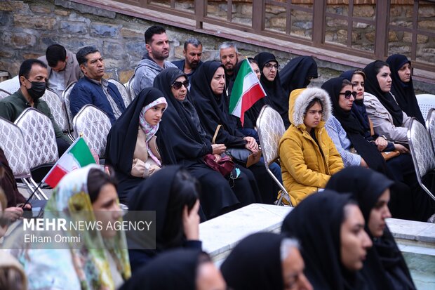 آئین دختران جانفدای کردستان