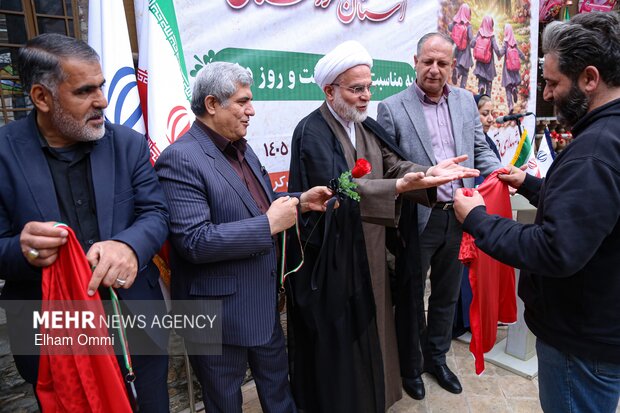 آئین دختران جانفدای کردستان