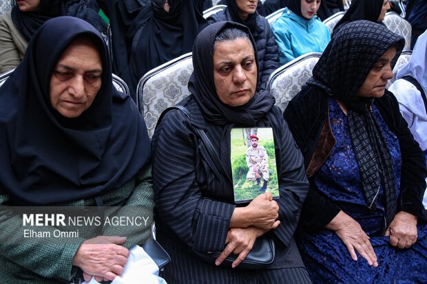 آئین دختران جانفدای کردستان