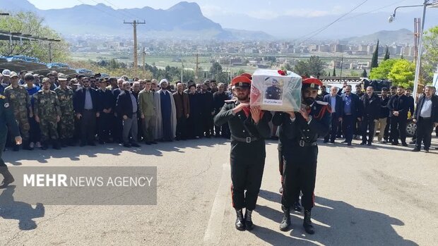 تشییع پیکر مطهر شهید استوار یکم «میلاد مرادی‌تبار» در گلزار شهدای خرم‌آباد