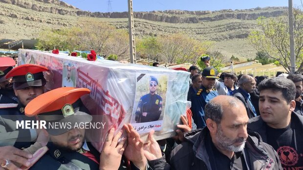 تشییع پیکر مطهر شهید استوار یکم «میلاد مرادی‌تبار» در گلزار شهدای خرم‌آباد