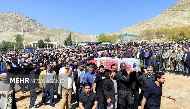 تشییع پیکر مطهر شهید استوار یکم «میلاد مرادی‌تبار» در گلزار شهدای خرم‌آباد