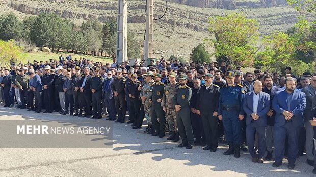 تشییع پیکر مطهر شهید استوار یکم «میلاد مرادی‌تبار» در گلزار شهدای خرم‌آباد