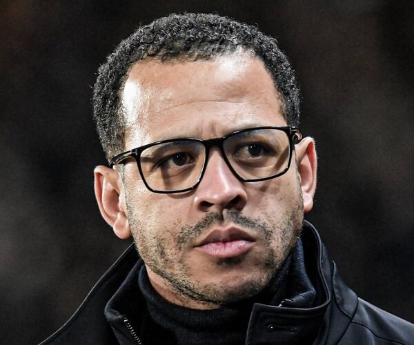 سرمربی چلسی برکنار شد