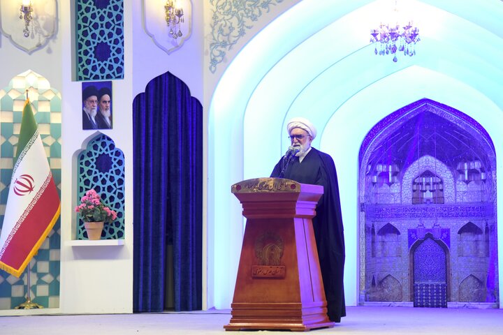 مراسم گرامیداشت شهدای میناب در حرم رضوی