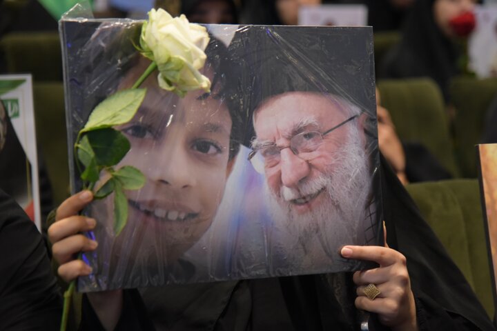 مراسم گرامیداشت شهدای میناب در حرم رضوی