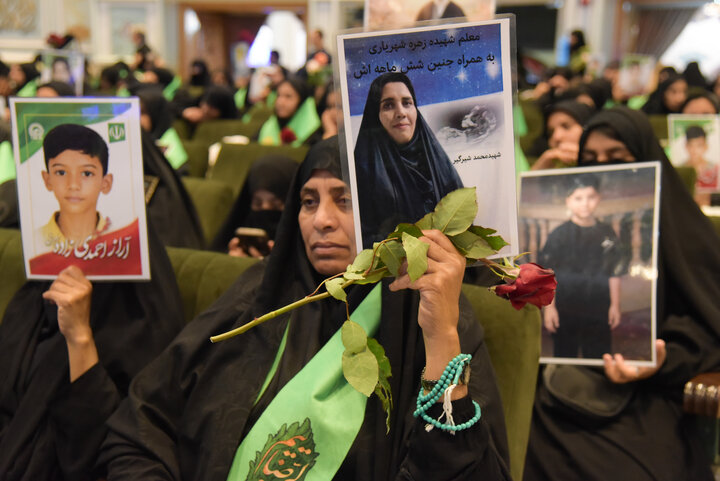 مراسم گرامیداشت شهدای میناب در حرم رضوی