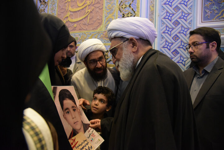 مراسم گرامیداشت شهدای میناب در حرم رضوی