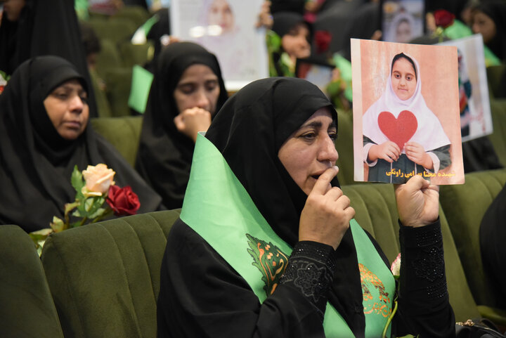 مراسم گرامیداشت شهدای میناب در حرم رضوی