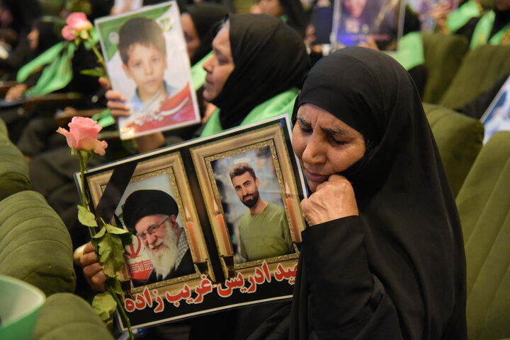 مراسم گرامیداشت شهدای میناب در حرم رضوی