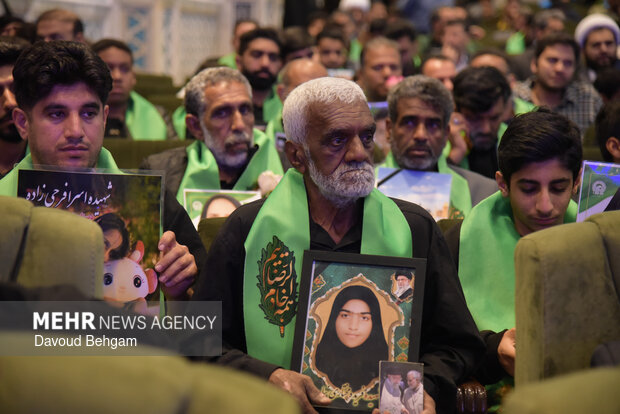 گرامیداشت شهدای میناب در حرم امام رضا(ع)