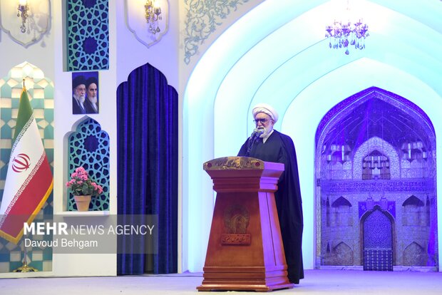 گرامیداشت شهدای میناب در حرم امام رضا(ع)