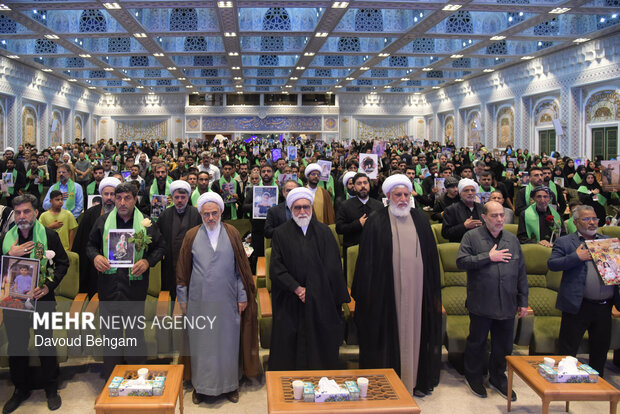 گرامیداشت شهدای میناب در حرم امام رضا(ع)