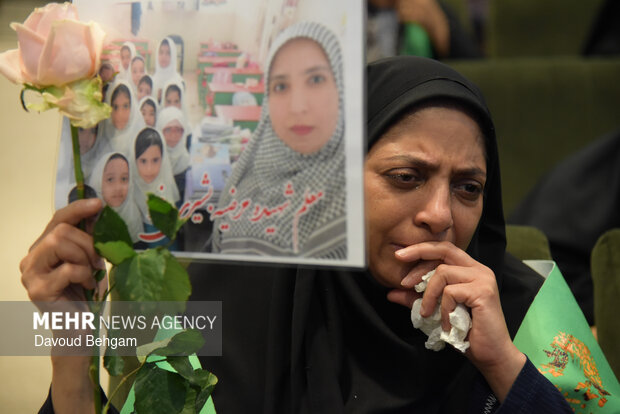 گرامیداشت شهدای میناب در حرم امام رضا(ع)