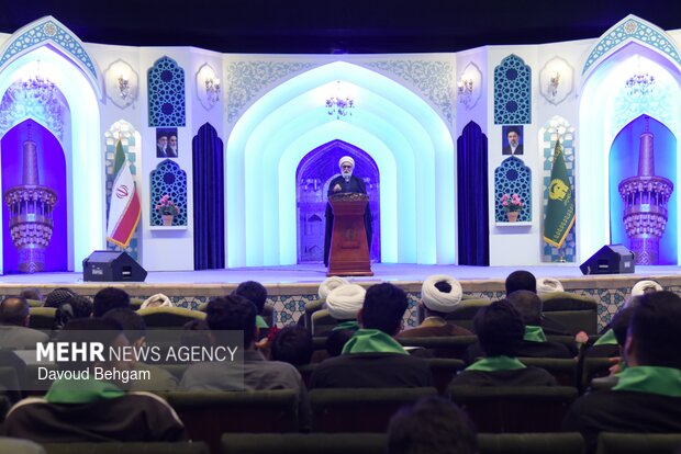 گرامیداشت شهدای میناب در حرم امام رضا(ع)