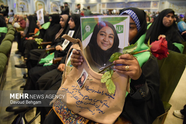 گرامیداشت شهدای میناب در حرم امام رضا(ع)