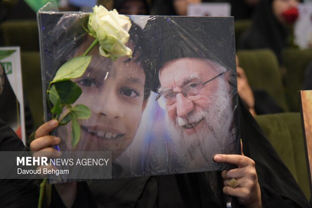 گرامیداشت شهدای میناب در حرم امام رضا(ع)