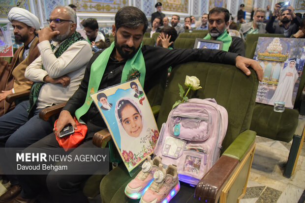 گرامیداشت شهدای میناب در حرم امام رضا(ع)