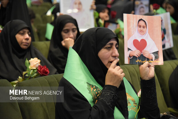 گرامیداشت شهدای میناب در حرم امام رضا(ع)