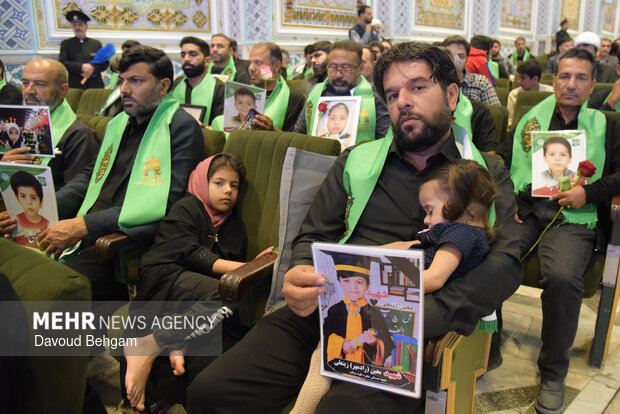 گرامیداشت شهدای میناب در حرم امام رضا(ع)