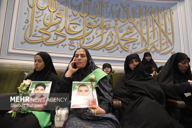 گرامیداشت شهدای میناب در حرم امام رضا(ع)