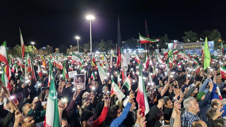 شب ۵۳ حضور مردم بیرجند؛ حماسه ادامه دارد