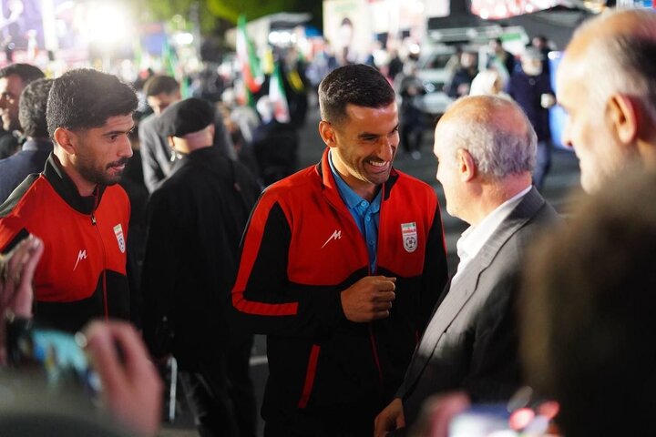 صحبت‌های متفاوت بازیکنان تیم ملی فوتبال در جمع مردم