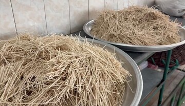 توزیع آش نذری توسط بسیجیان قوچانی