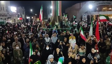 حماسه باشکوه مردم شهر بم در شب پنجاه و سوم